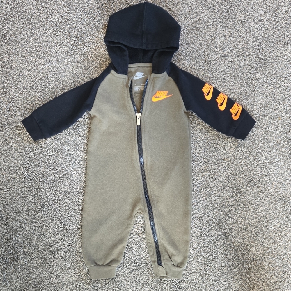 Nike Kids One Piece in Black and Olive